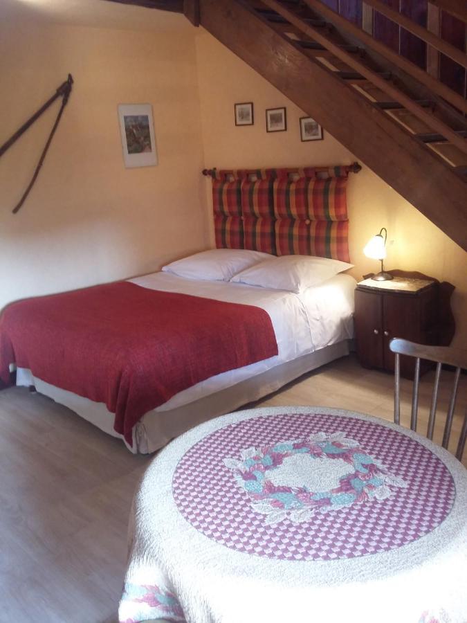 Les Petites Chapelles Bed and Breakfast Saint-Pierre-de-Plesguen Eksteriør billede