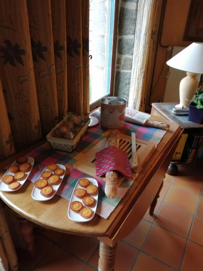 Les Petites Chapelles Bed and Breakfast Saint-Pierre-de-Plesguen Eksteriør billede