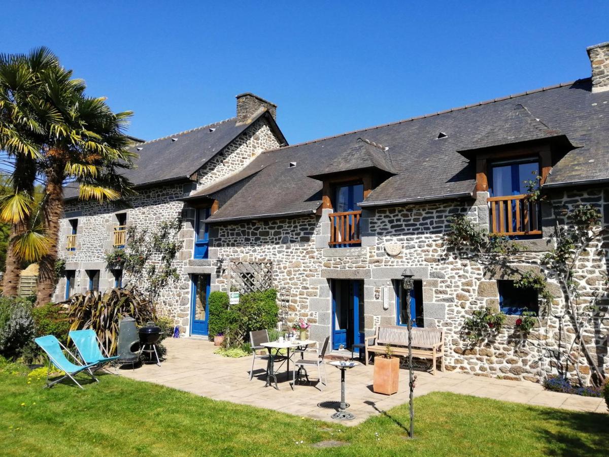 Les Petites Chapelles Bed and Breakfast Saint-Pierre-de-Plesguen Eksteriør billede